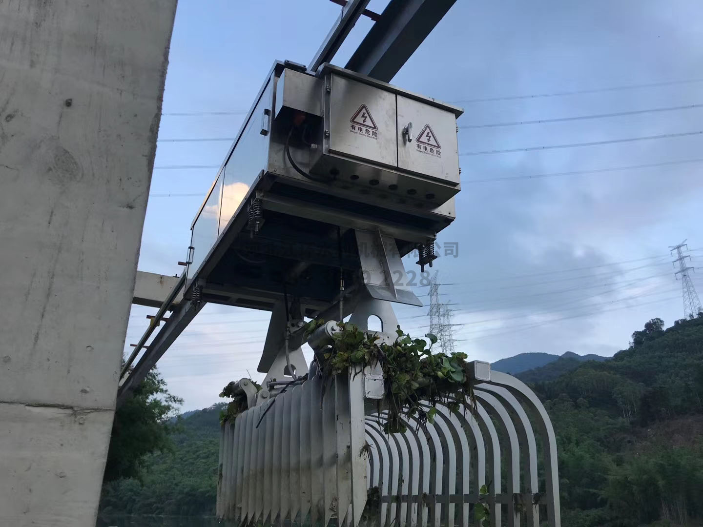 廣東抓斗式清污機(jī)調(diào)試驗收